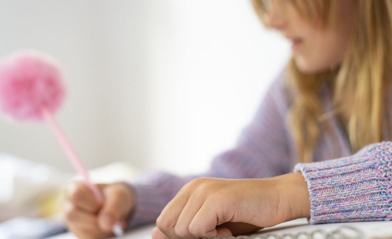 kid artist sketching